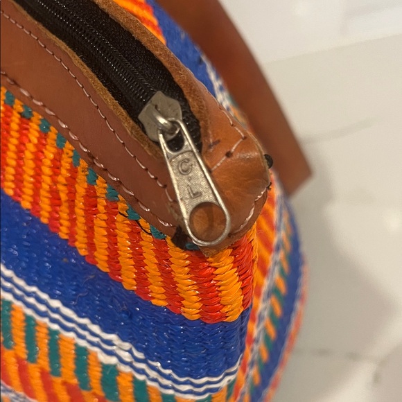 Kenyan Kiondo Handwoven Sisal & Leather Medium Tote Bag - Picture 11 of 14